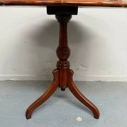 Vintage Mahogany Oval Vintage Occasional Wine Table