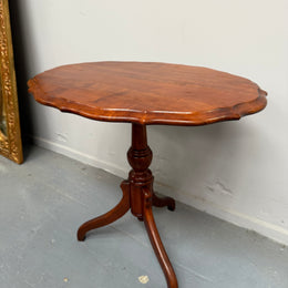 Vintage Mahogany Oval Vintage Occasional Wine Table