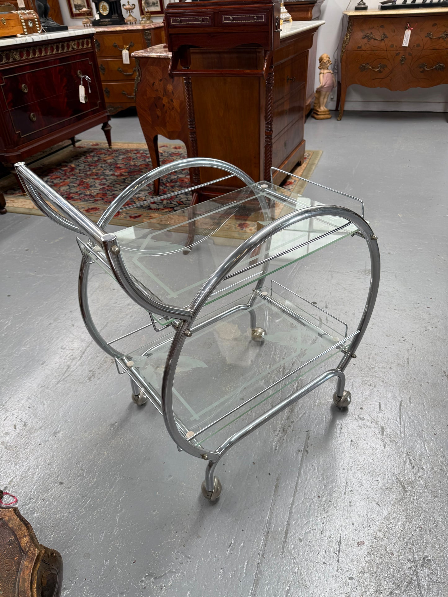 Stunning Art Deco Glass & Chrome Auto Trolley