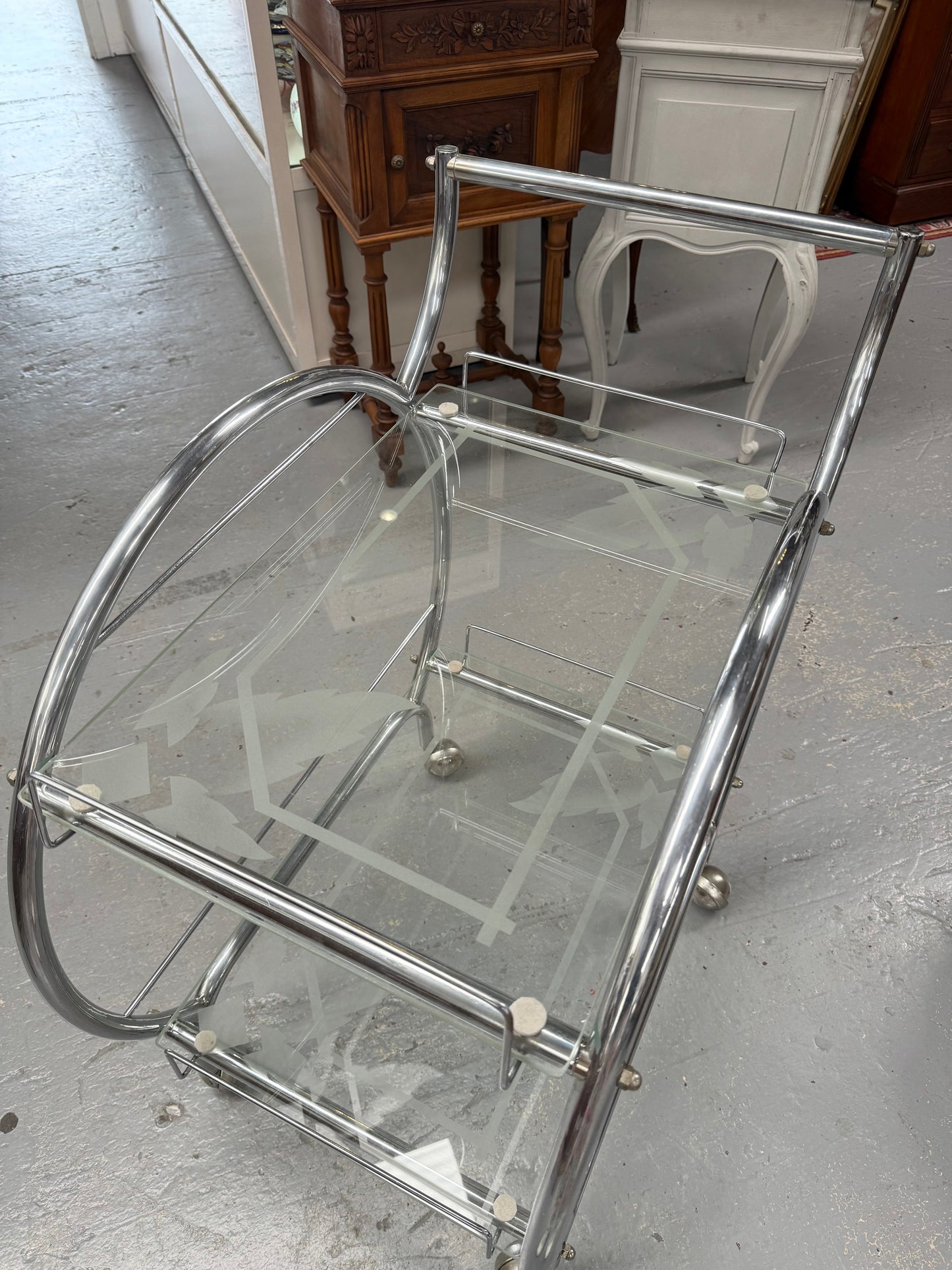 Stunning Art Deco Glass & Chrome Auto Trolley