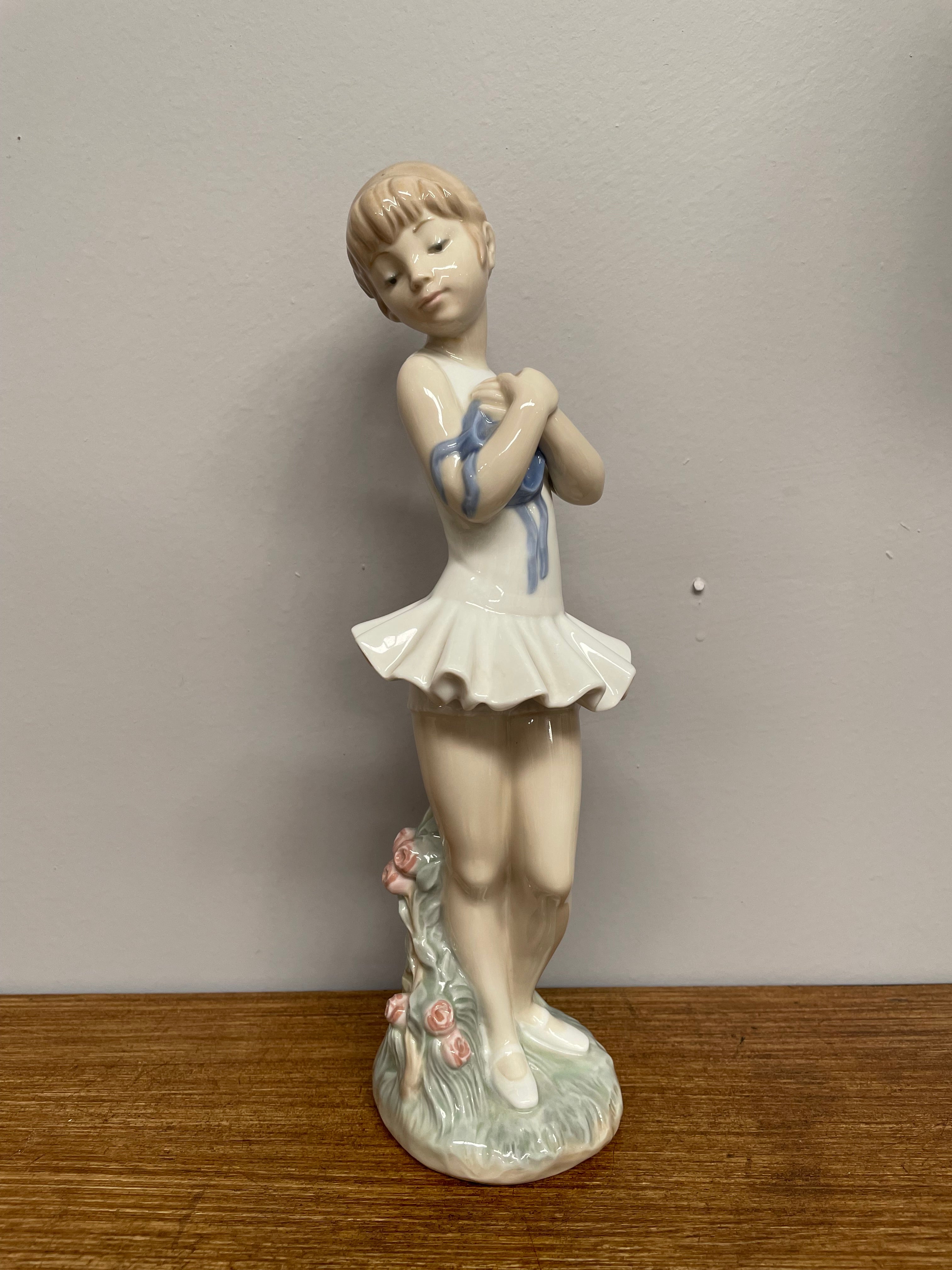 Lladro Nao Ballerina Figurine | Antique & Vintage | Moonee Ponds Antiques | Australia Wide Delivery