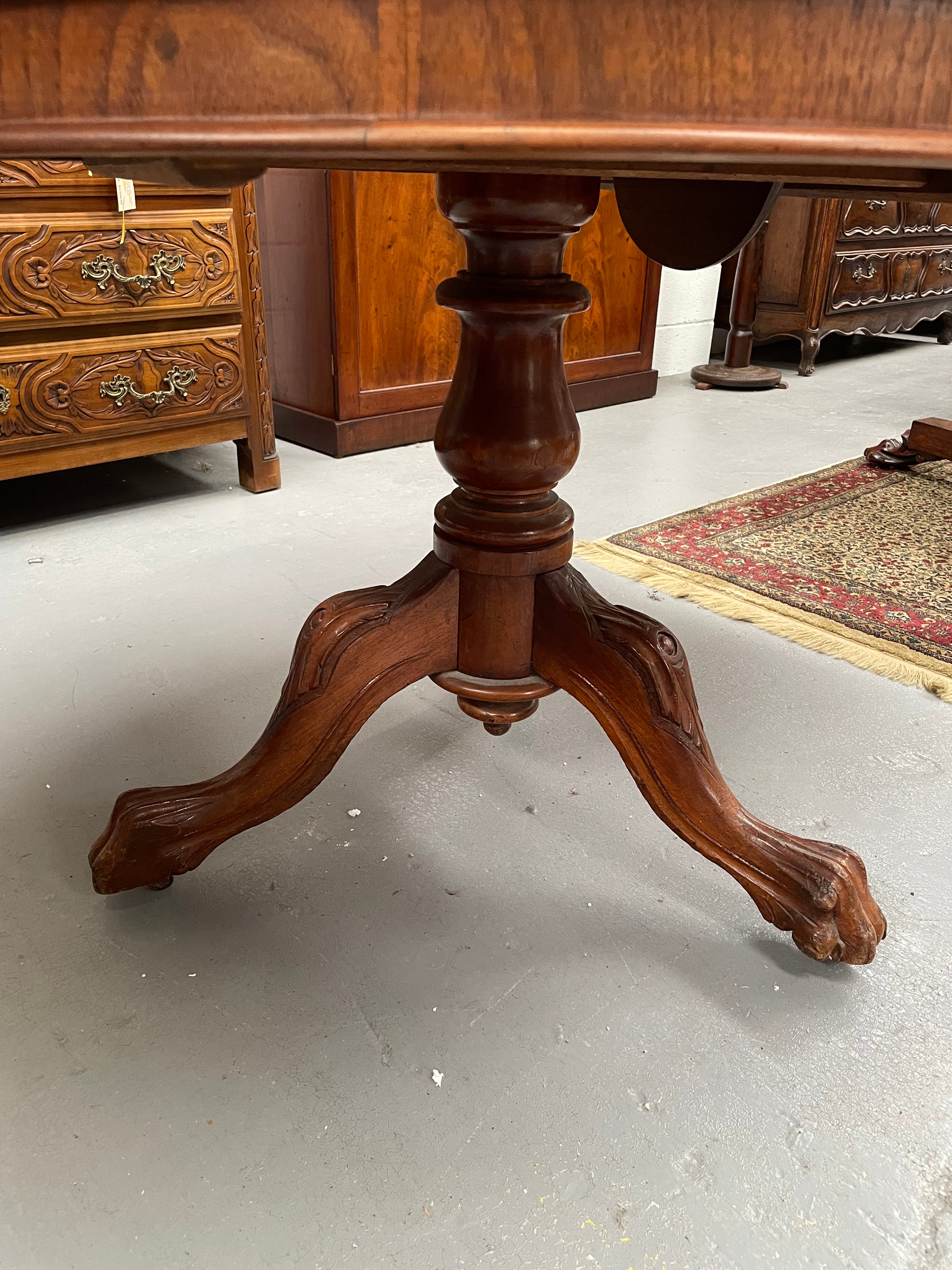 Victorian Cedar Round Dining Table / Breakfast Table | Antique & Vintage | Moonee Ponds Antiques | Australia Wide Delivery