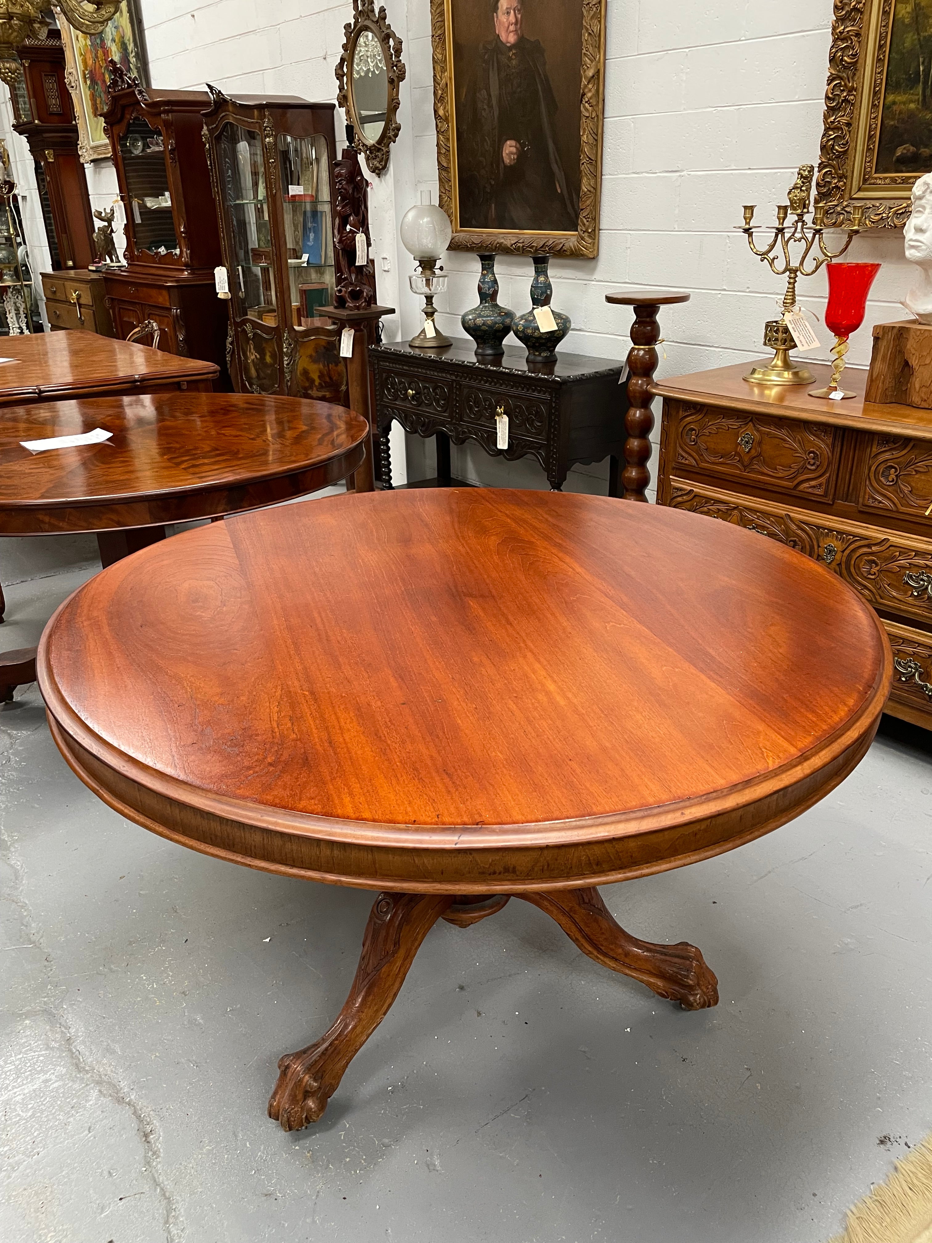 Victorian Cedar Round Dining Table / Breakfast Table | Antique & Vintage | Moonee Ponds Antiques | Australia Wide Delivery