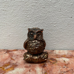 Very heavy Vintage cast copper and gilt owl sculpture, it is signed on the base and weights 323 grams. It is in good original condition. 