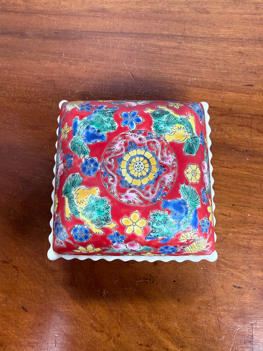 Vintage Chinese Familie Rose Paste Box 4 Quarter Mark To Base