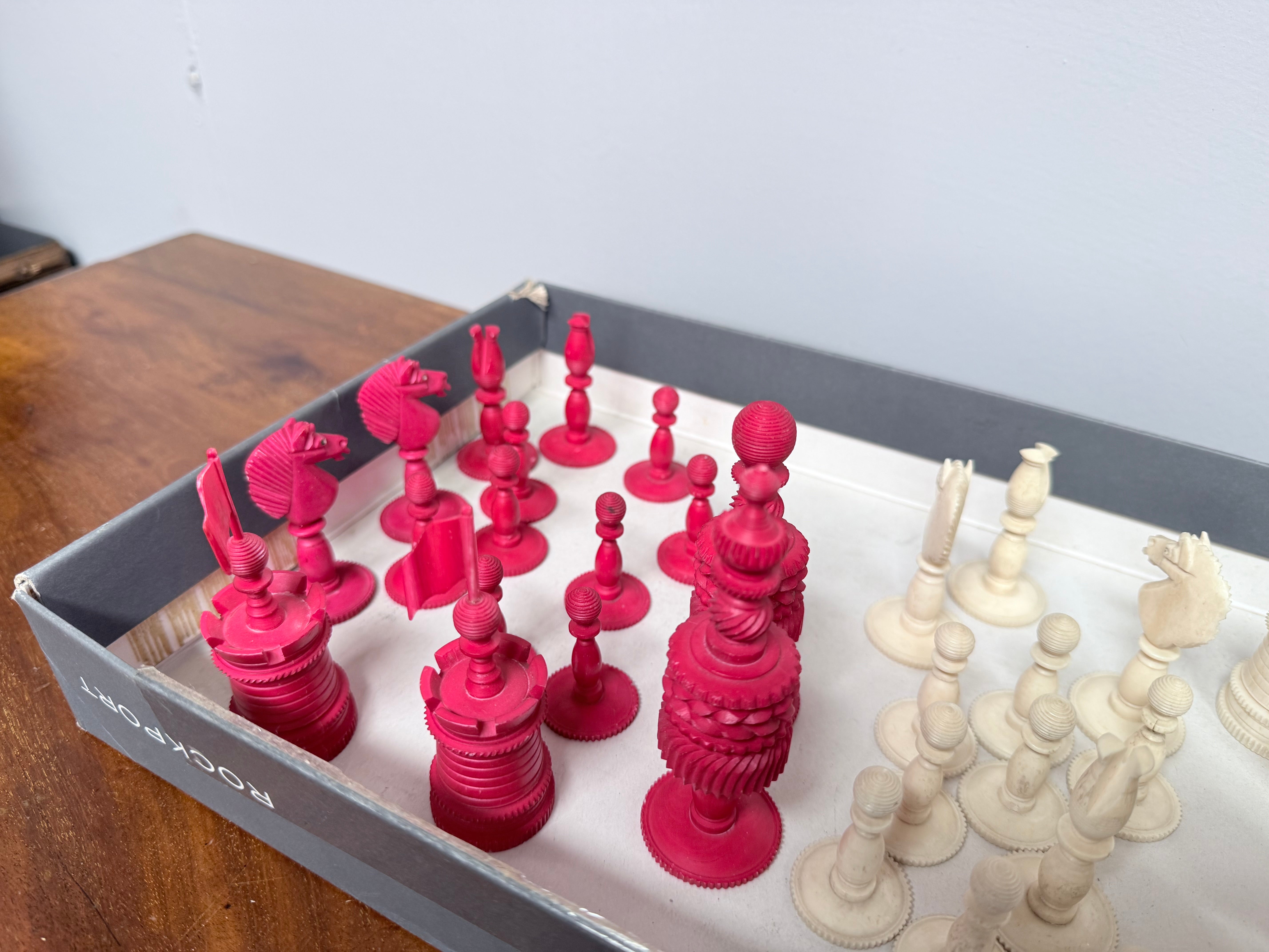 Antique Bone Very Fine Barley Corn Pattern Red & White Chess Set
