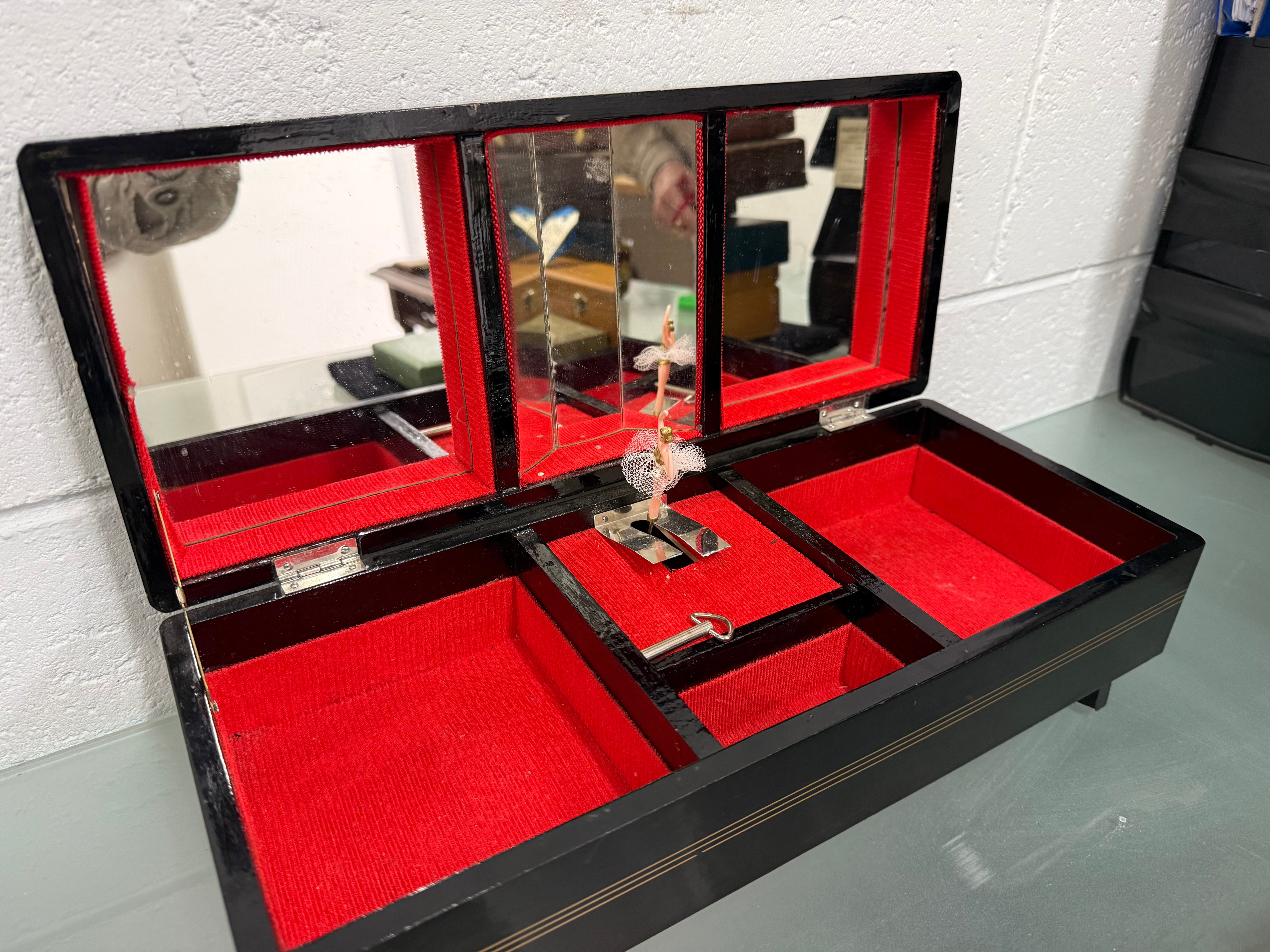 Vintage Japanese Lacquer Musical Jewellery Box | Antique & Vintage | Moonee Ponds Antiques | Australia Wide Delivery