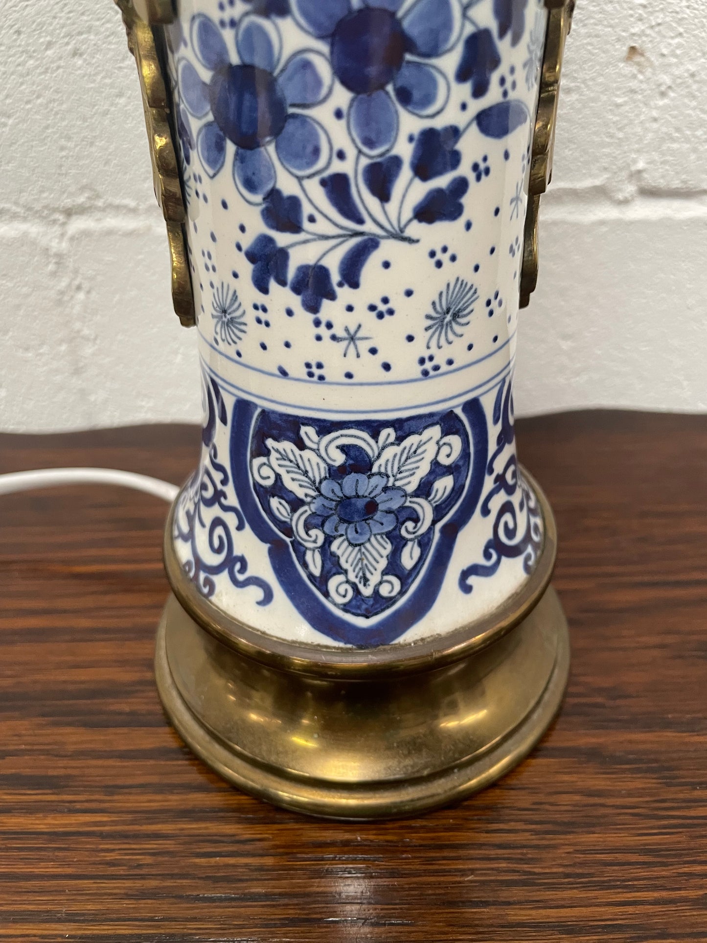 Vintage Delft Blue & White China & Brass Lamp