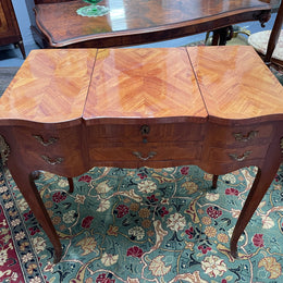 Early 20th Century French Louis XV Style Lady's Dressing Table "Poudreuse"