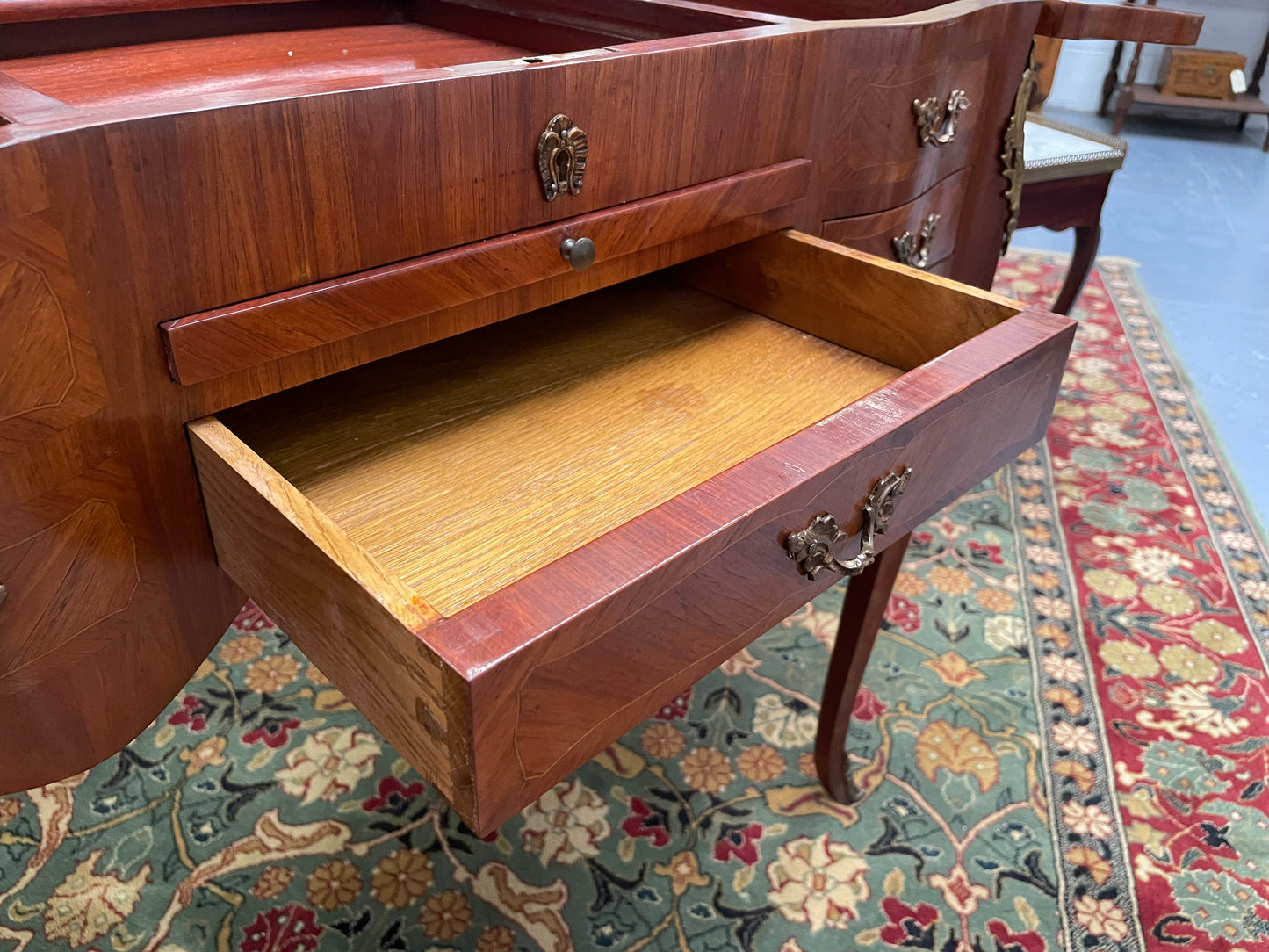 Early 20th Century French Louis XV Style Lady's Dressing Table "Poudreuse"