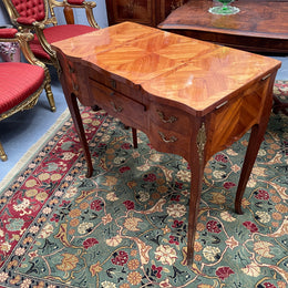 Early 20th Century French Louis XV Style Lady's Dressing Table "Poudreuse"