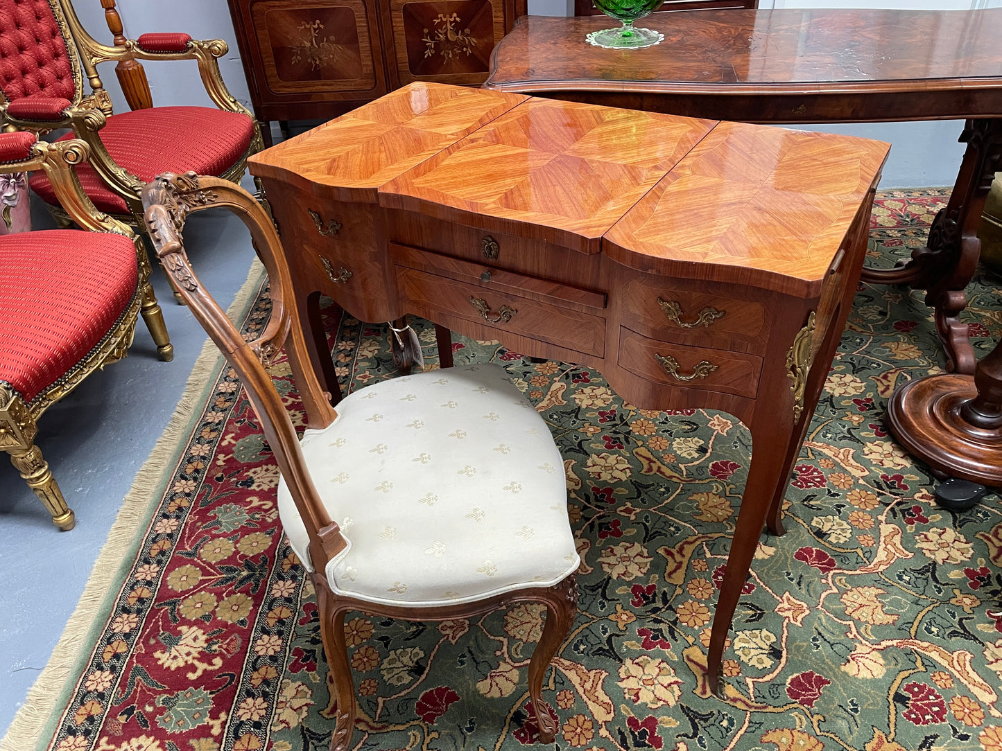 Early 20th Century French Louis XV Style Lady's Dressing Table "Poudreuse"