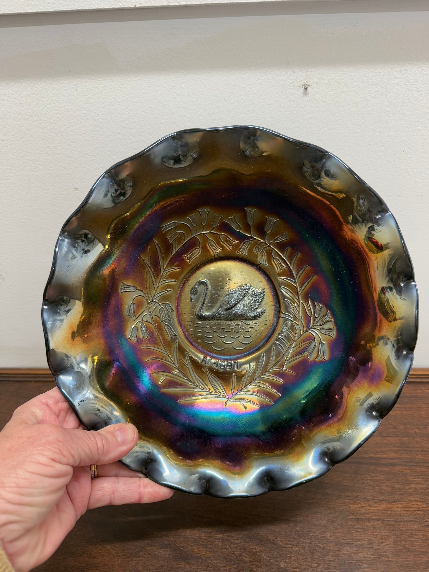 Vintage Crown Crystal Australian Carnival Glass Swan Master Bowl