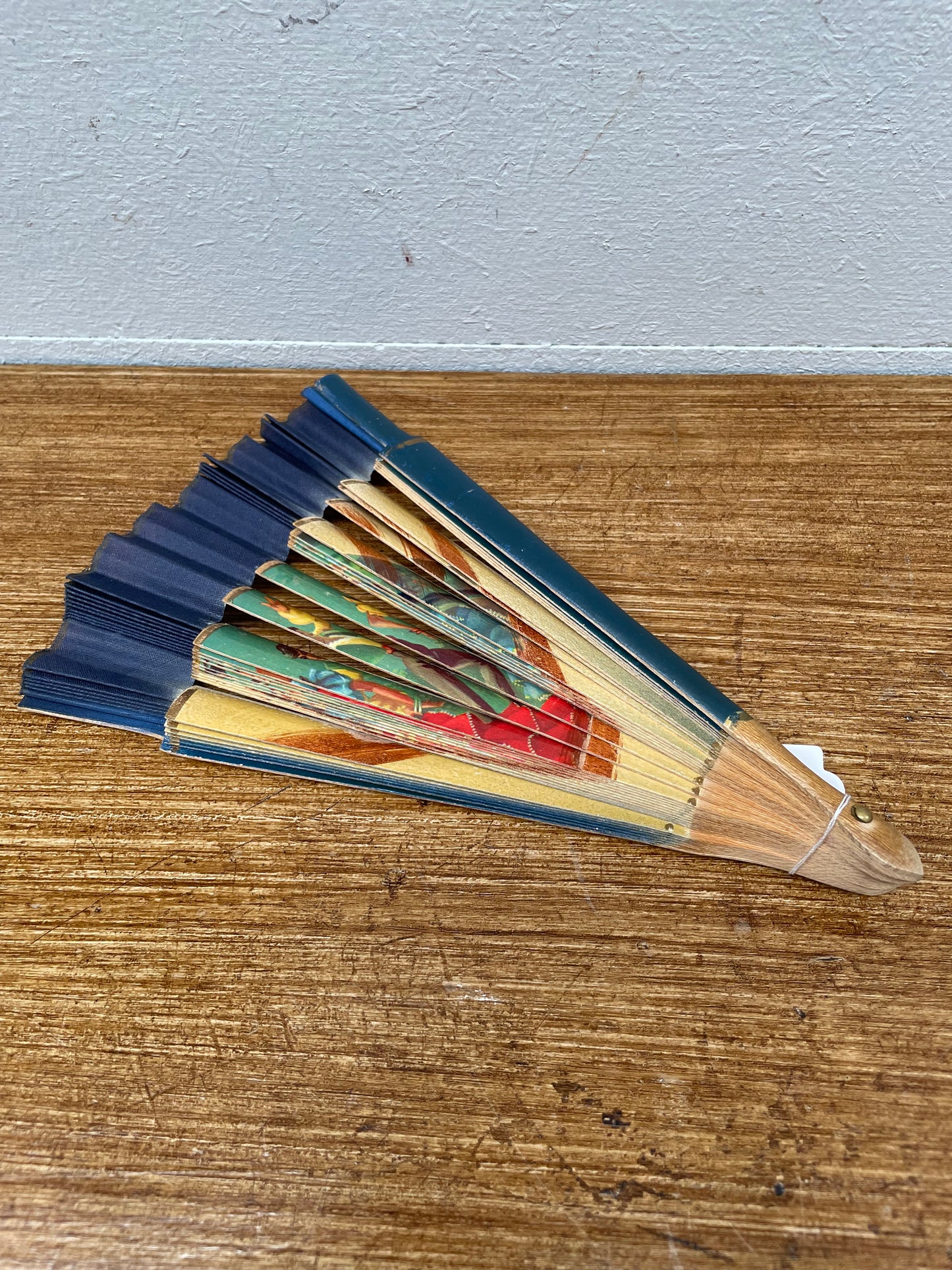 Charming Vintage Wooden Fan Painted With Spanish Dancing Scene