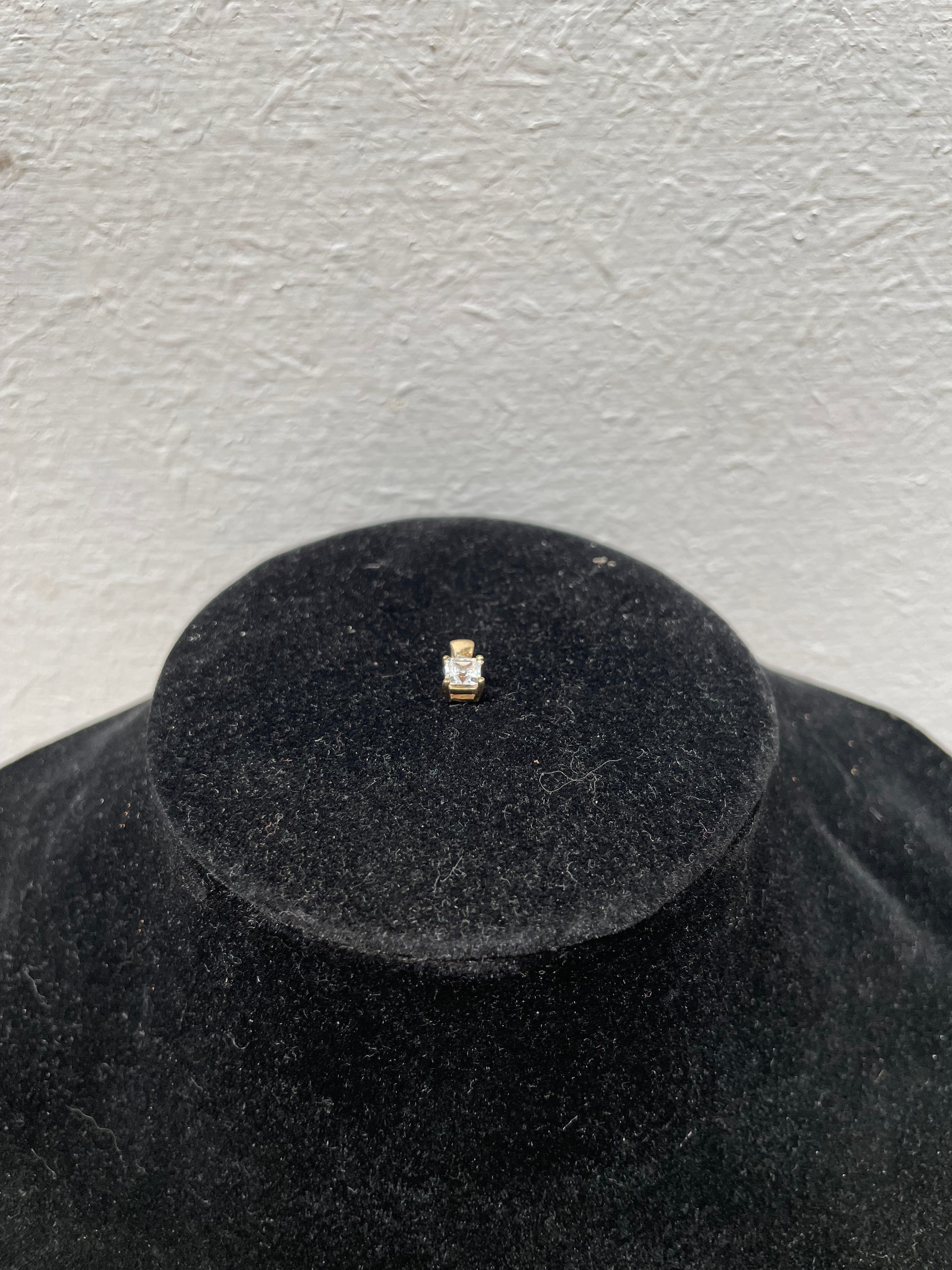 9ct Gold Pendant Set With White Stone | Antique & Vintage | Moonee Ponds Antiques | Australia Wide Delivery