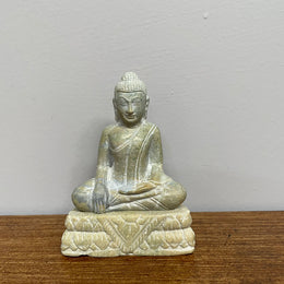 Vintage Chinese jade / hardstone carved Buddha. Good Quality and in good original condition. Please see photos as they form part of the description and condition.