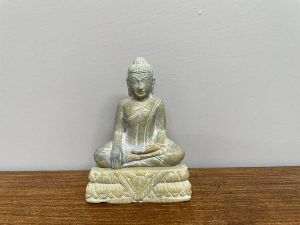 Vintage Chinese jade / hardstone carved Buddha. Good Quality and in good original condition. Please see photos as they form part of the description and condition.