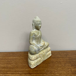 Vintage Chinese jade / hardstone carved Buddha. Good Quality and in good original condition. Please see photos as they form part of the description and condition.