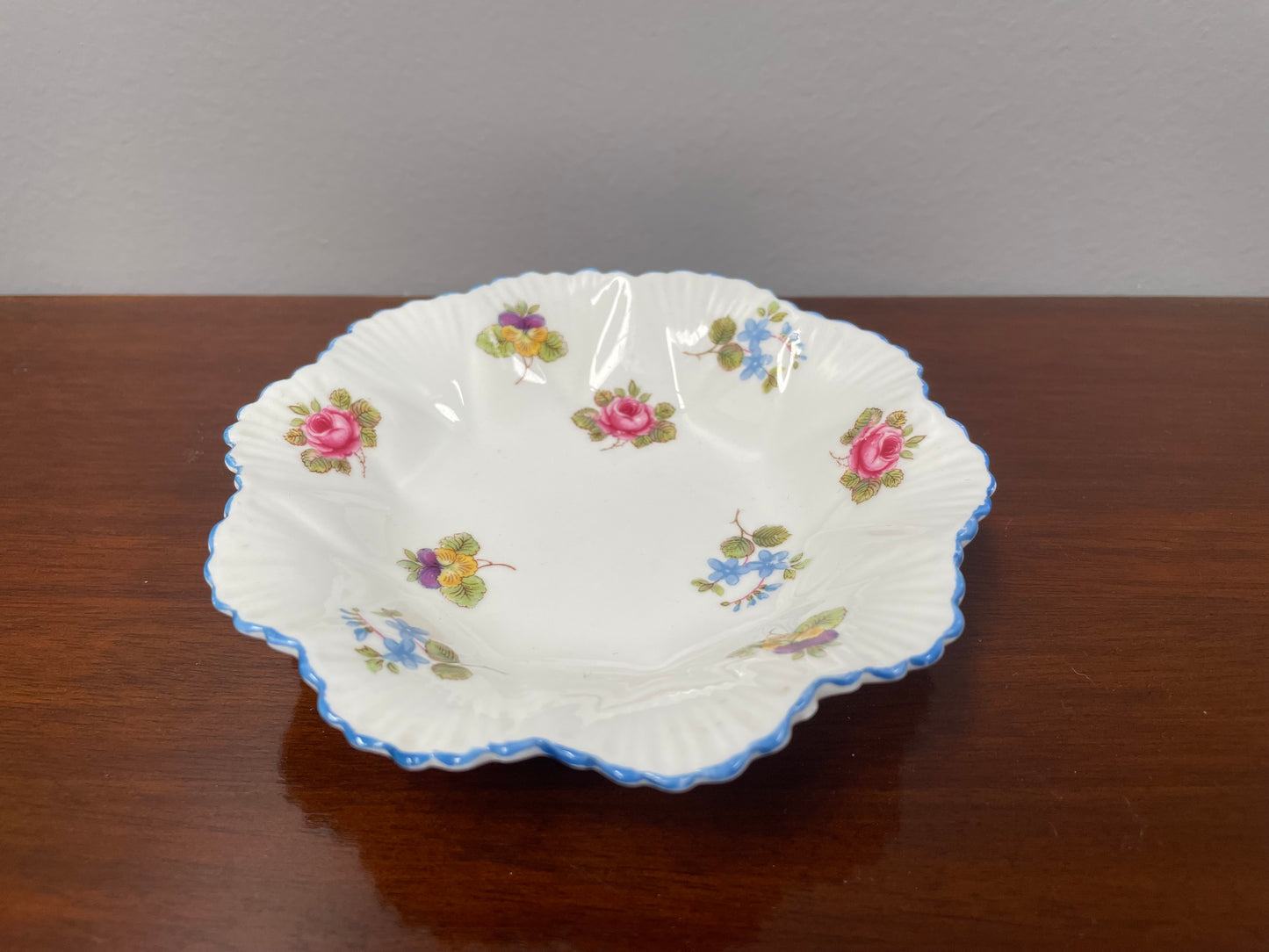 Shelley Rose, Pansy, Forget Me Not Pattern, Blue Edged Pin dish