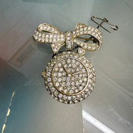 Charming Vintage Rhinestone Brooch On A Gold Tone Base