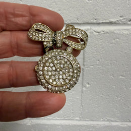 Charming Vintage Rhinestone Brooch On A Gold Tone Base
