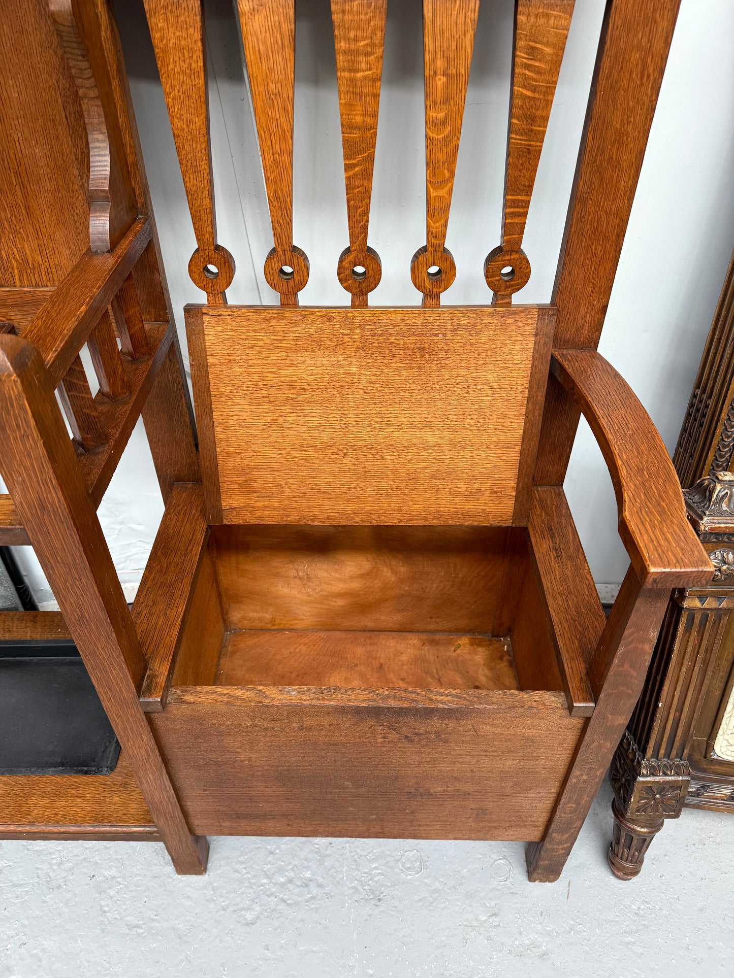 Impressive Arts & Crafts Oak Hallstand