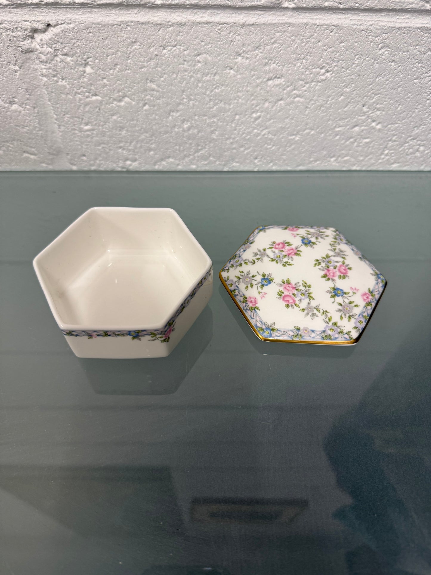 Charming Coalport "Trellis Rose" Lidded Trinket Box