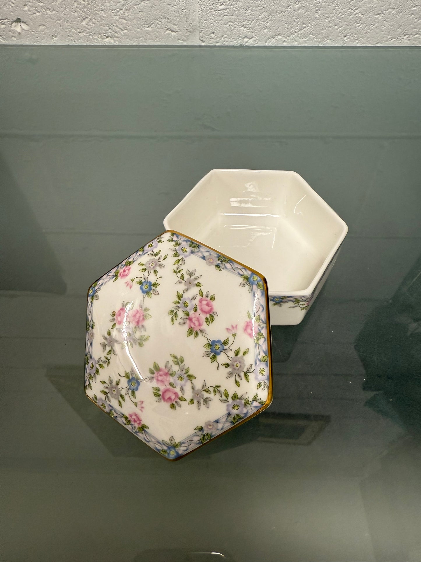 Charming Coalport "Trellis Rose" Lidded Trinket Box