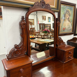 Victorian Mahogany Duchess Chest In Excellent Condition