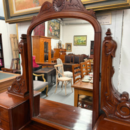 Victorian Mahogany Duchess Chest In Excellent Condition