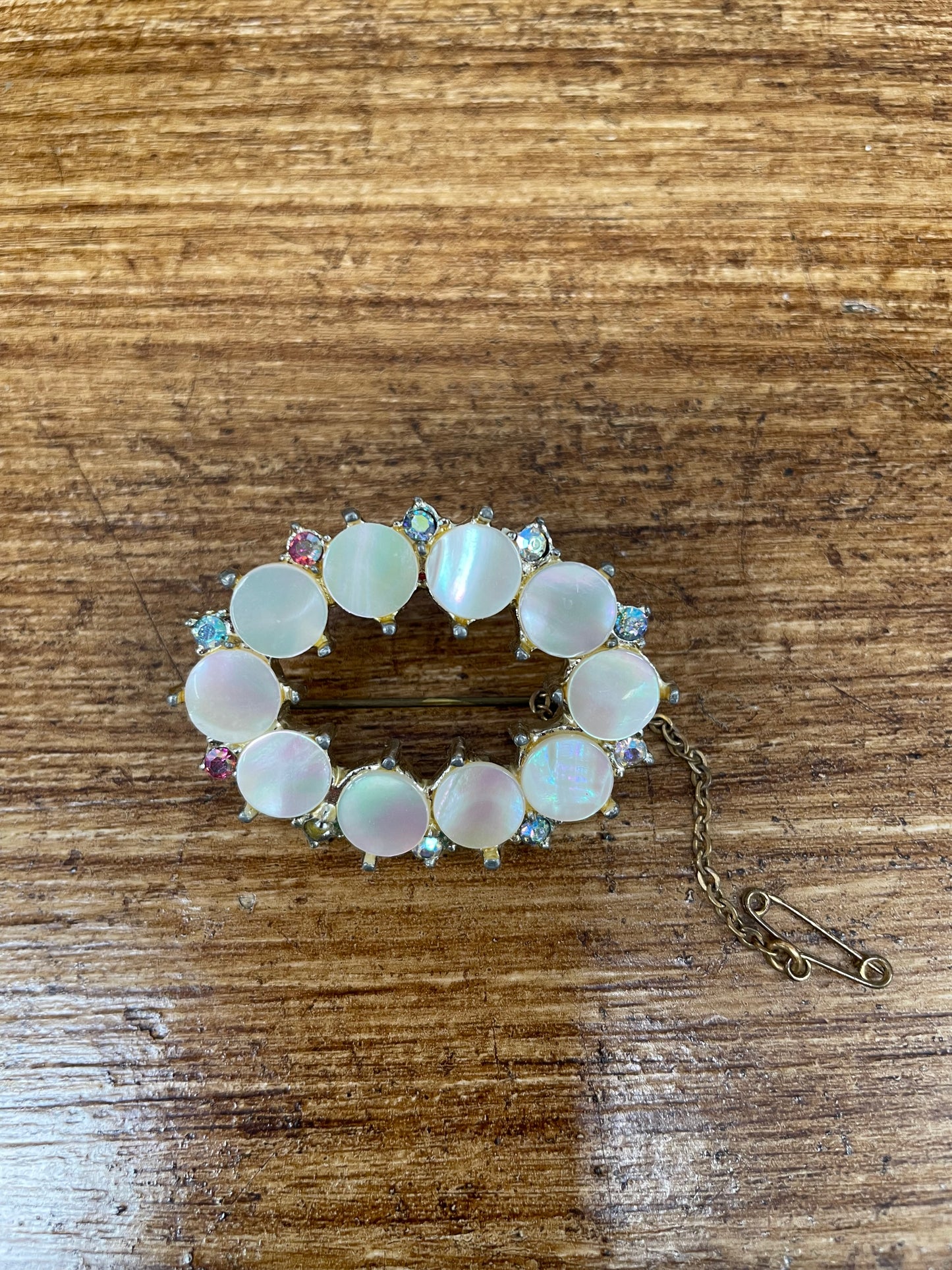 Pretty Vintage Mother Of Pearl Brooch