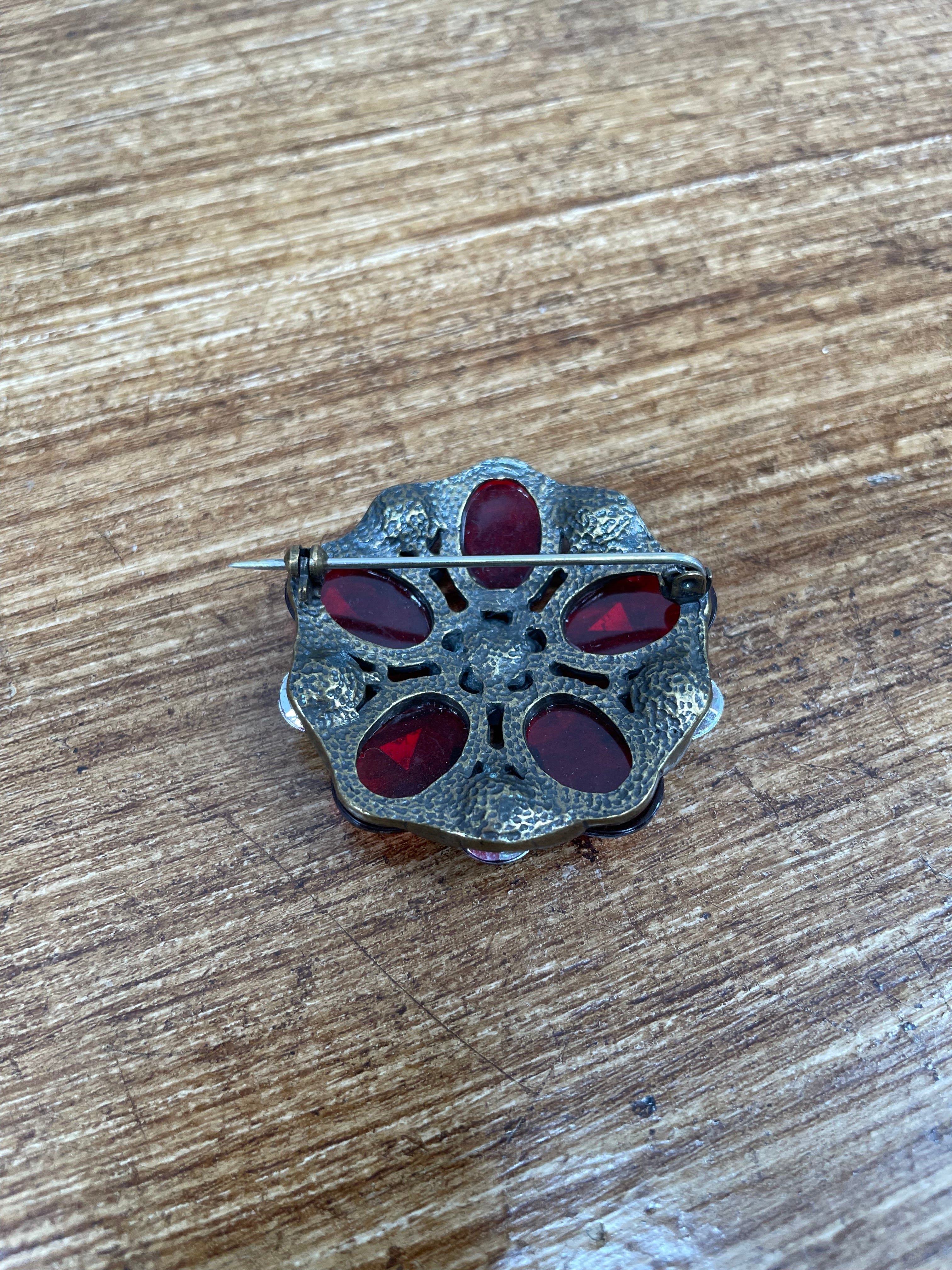 Vintage Red Stone Brooch | Antique & Vintage | Moonee Ponds Antiques | Australia Wide Delivery