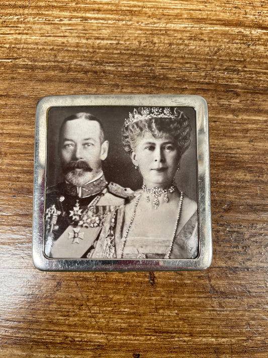 Art Deco Compact Featuring King George & Queen Mary