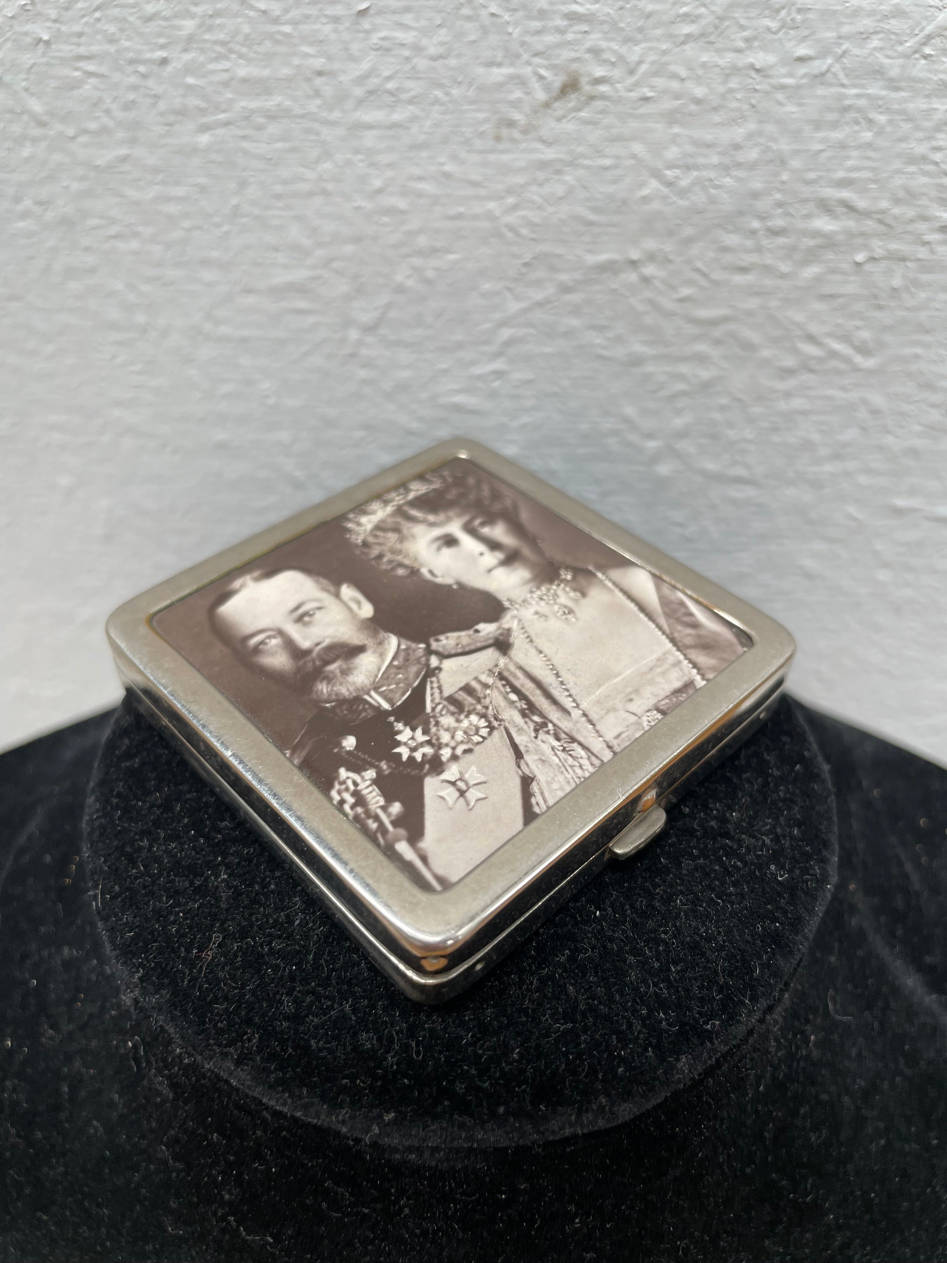 Art Deco Compact Featuring King George & Queen Mary | Antique & Vintage | Moonee Ponds Antiques | Australia Wide Delivery