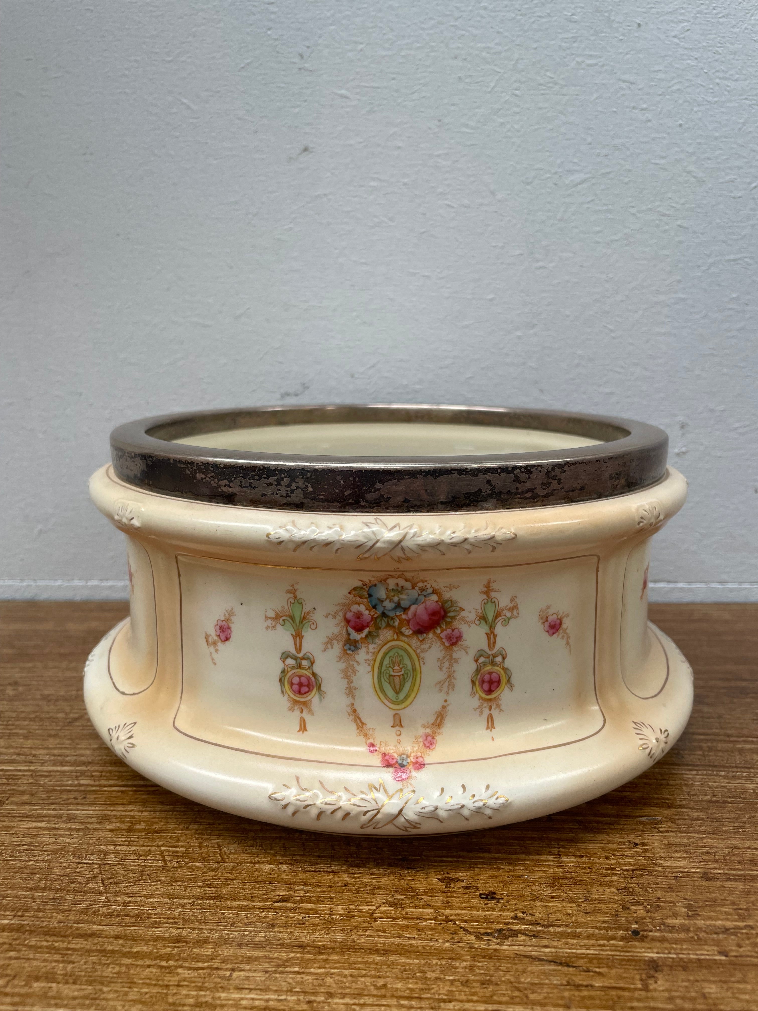 Vintage Crown Devon Salad/Fruit Bowl