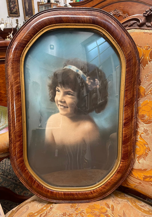 Beautiful Vintage Oval Frame