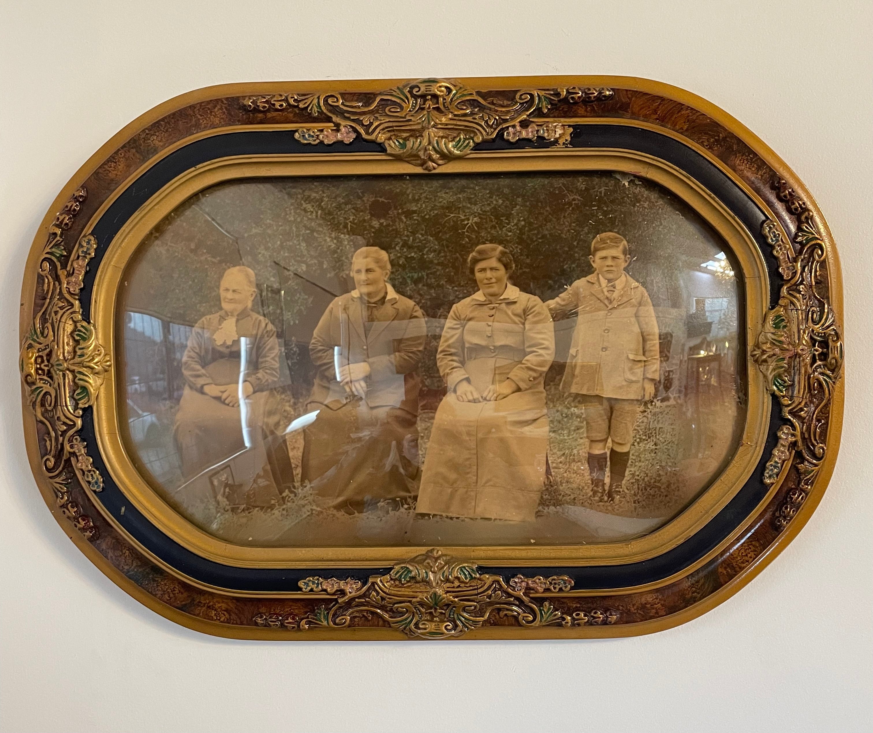 Beautiful Art Deco Oval Photo Frame