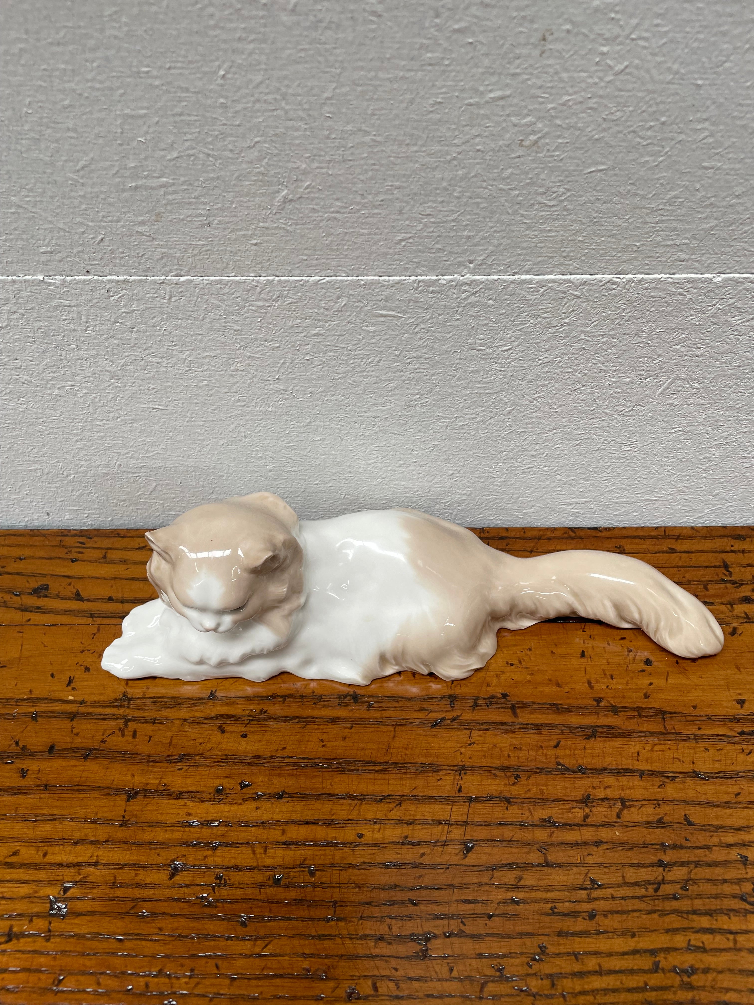 Nao by Lladro Persian Reclining Cat Figurine