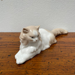 Nao by Lladro Persian Reclining Cat Figurine