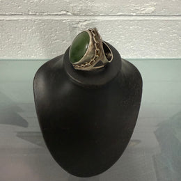 Vintage heavy Silver Ring With Nephrite Jade