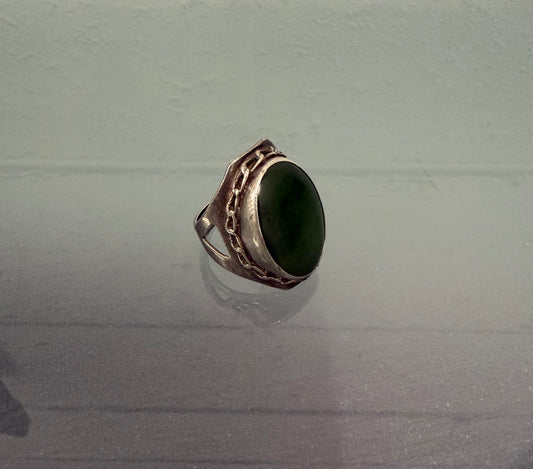 Vintage heavy Silver Ring With Nephrite Jade