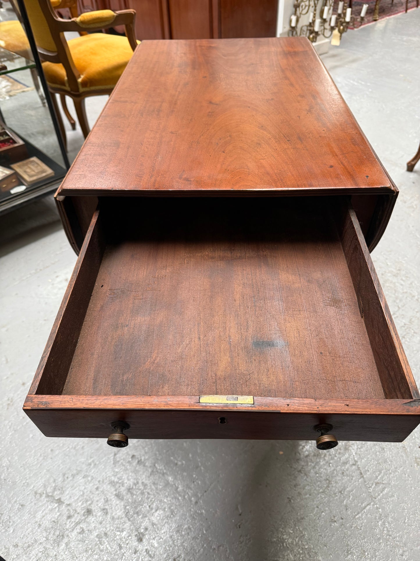 Regency Mahogany Pembroke Table With Two Drop Leaves