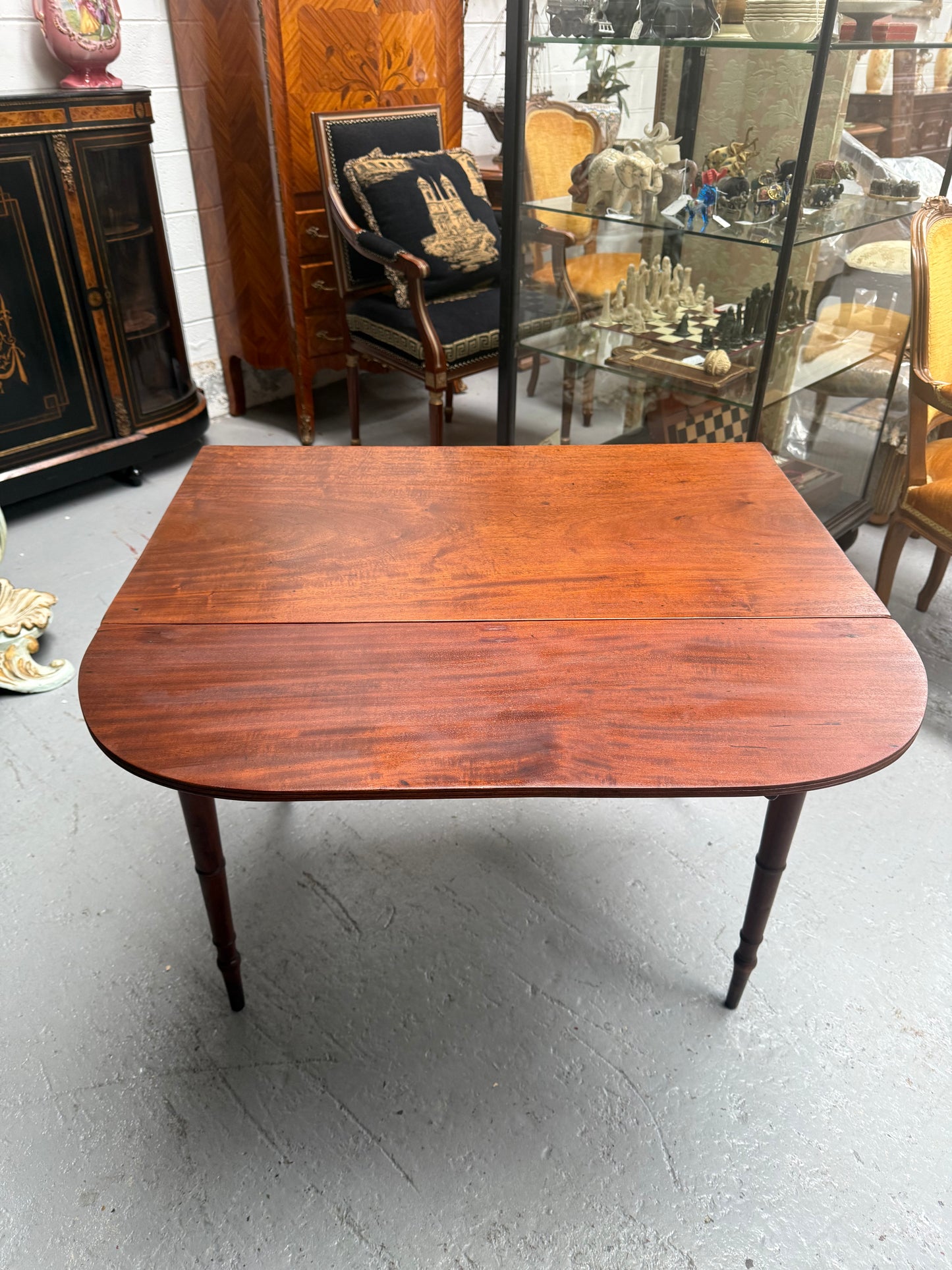 Regency Mahogany Pembroke Table With Two Drop Leaves