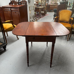 Regency Mahogany Pembroke Table With Two Drop Leaves