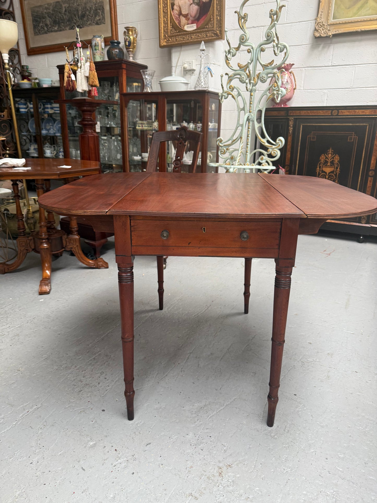 Regency Mahogany Pembroke Table With Two Drop Leaves