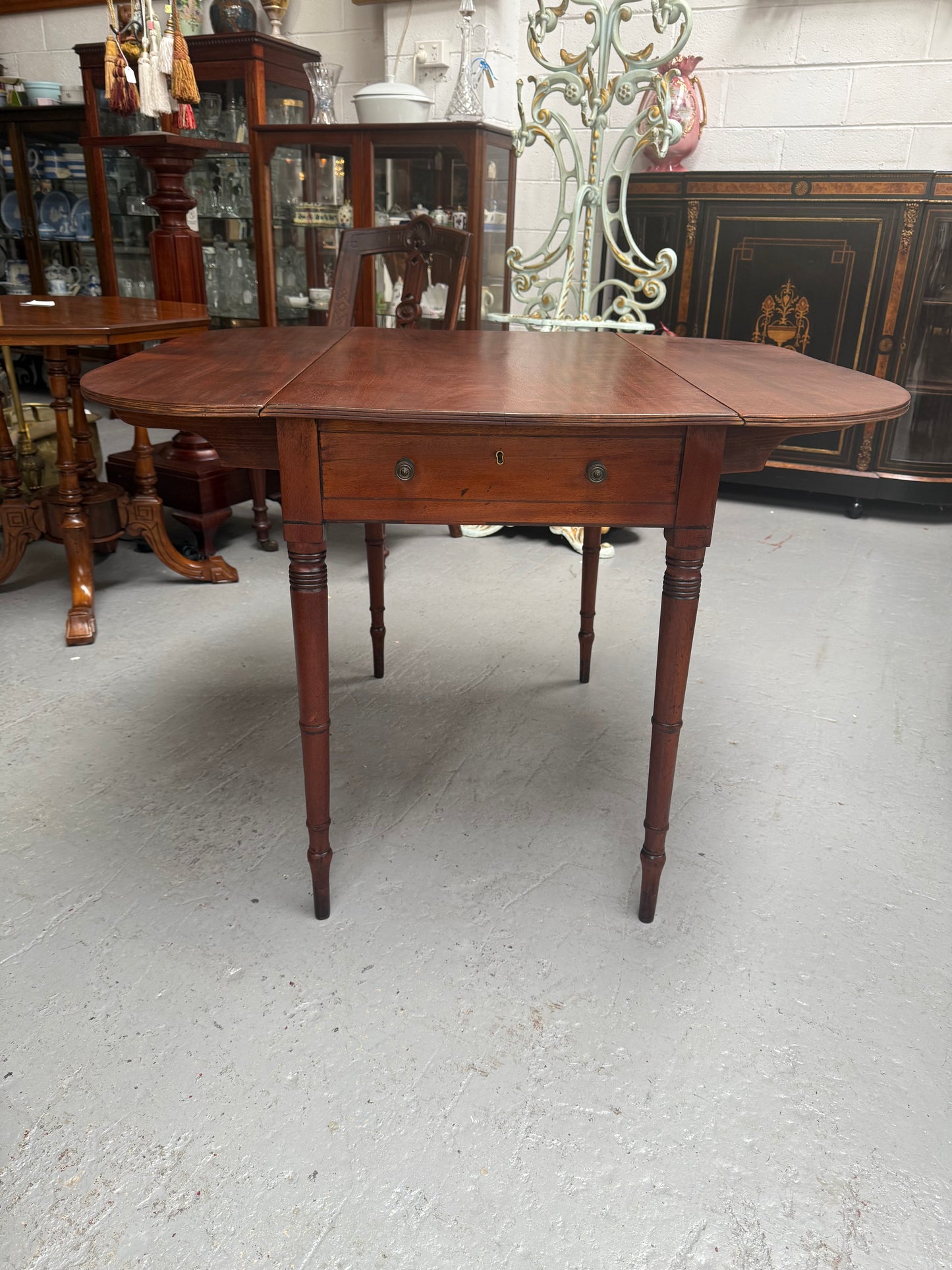 Regency Mahogany Pembroke Table With Two Drop Leaves