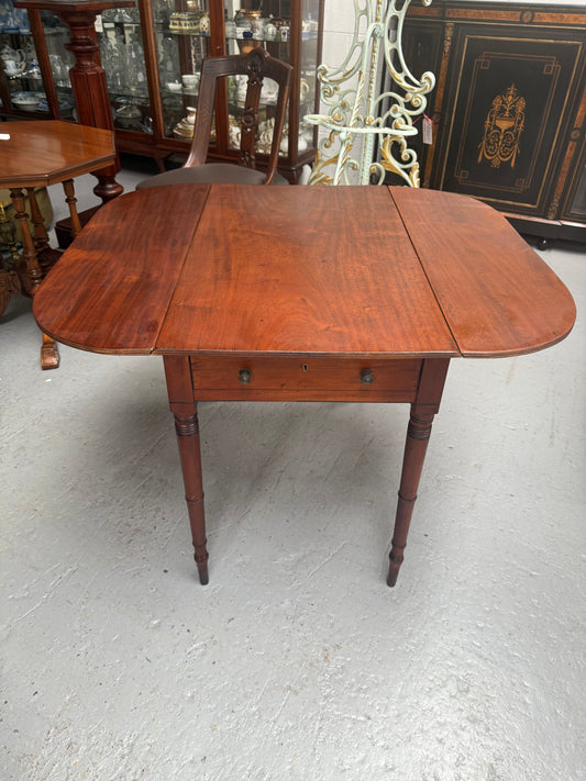 Regency Mahogany Pembroke Table With Two Drop Leaves