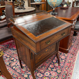 Edwardian Metamorphic Davenport