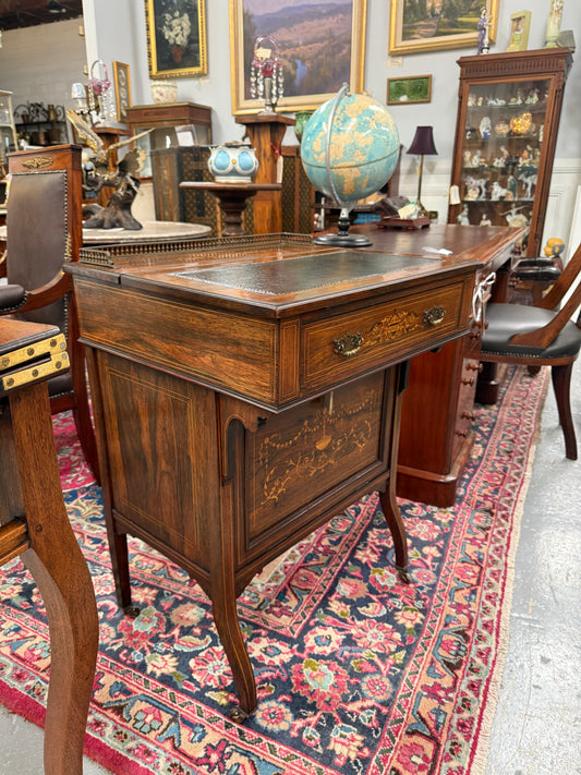 Edwardian Metamorphic Davenport