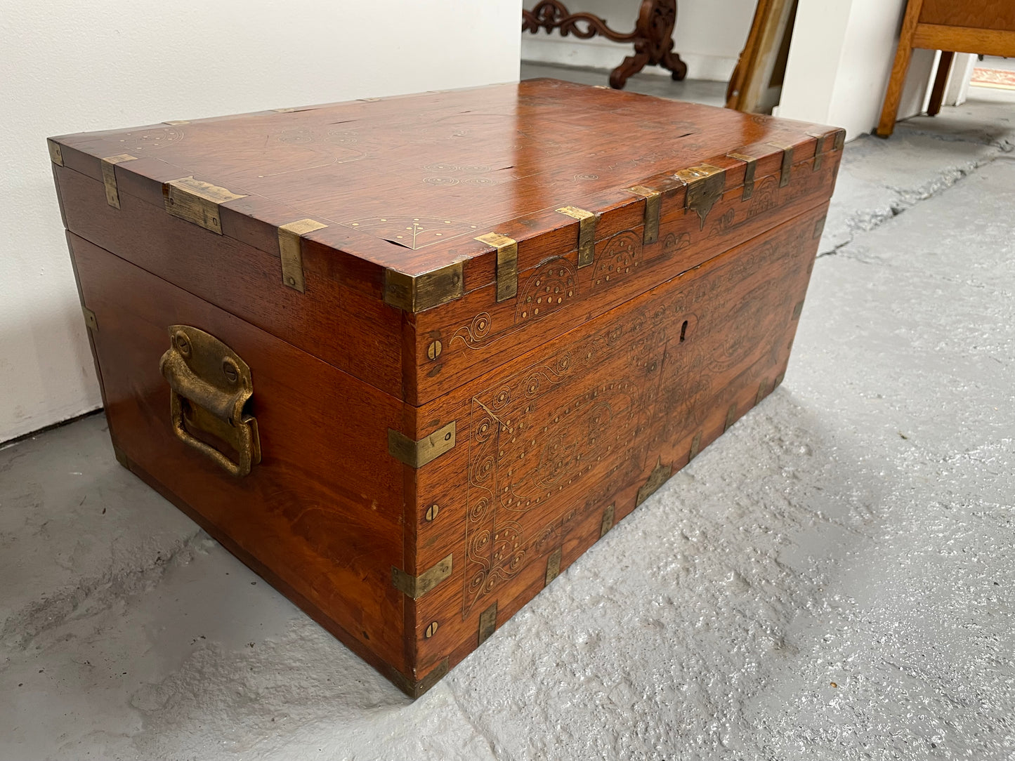 Vintage Anglo-Indian Travel/Dowry Chest Inlaid Brass & Superb Carving To Interior